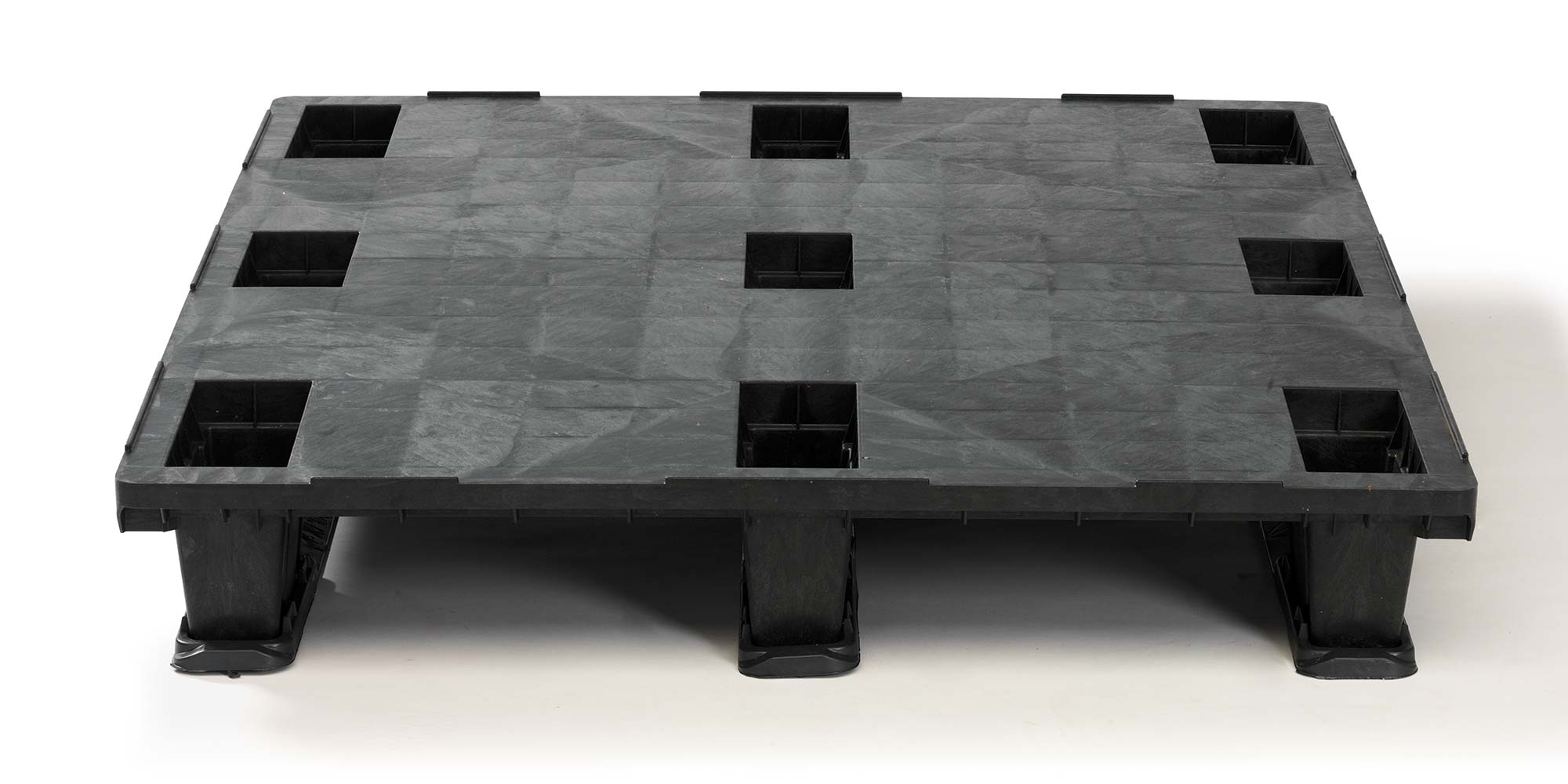 Kunststof pallet 1200 x 1000 gesloten dek 3 onderlatten light - Qp1210lb3rr cd f