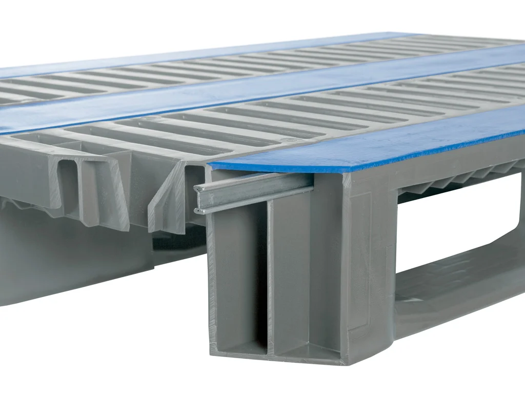 Hygienic pallet 1200 x 800 closed 3 runners heavy steel-reinforced - Qph1208hp3rr cdg staalversterker 1 - QPH1208HP3RR-CDGR